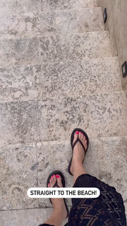 Justine Ezarik feet photo thumbnail