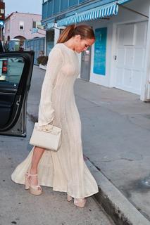 Jennifer Lopez feet photo thumbnail