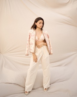 Alia Bhatt feet photo thumbnail