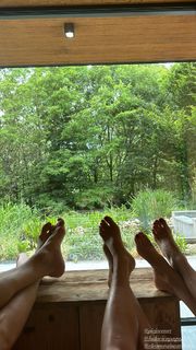 Ludovica Pagani feet photo thumbnail