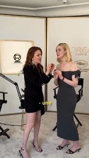 Elle Fanning feet photo thumbnail