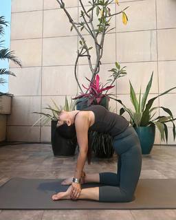 Poonam Yadav feet photo thumbnail