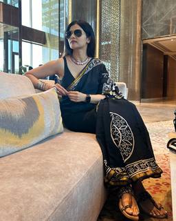 Poonam Yadav feet photo thumbnail