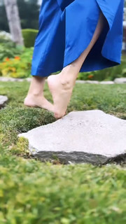 Tiffani Thiessen feet photo thumbnail