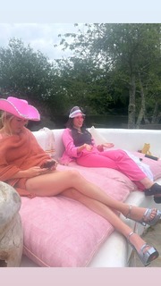 Ellie Goulding feet photo thumbnail