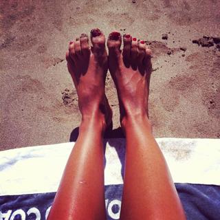 Paula Echevarría feet photo thumbnail