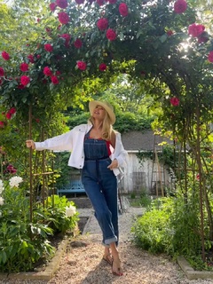 Christie Brinkley feet photo thumbnail