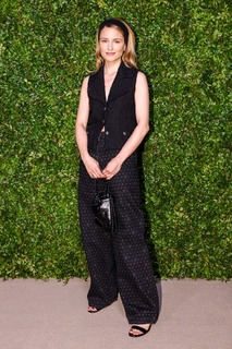 Dianna Agron feet photo 1