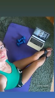 Stefanie Scott feet photo 2