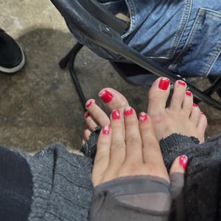 Camila Cabello feet photo thumbnail