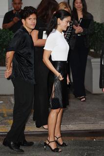 Camila Mendes feet photo thumbnail
