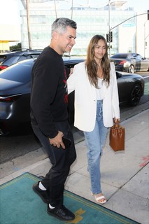 Jessica Alba feet photo thumbnail