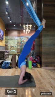 Taapsee Pannu feet photo thumbnail