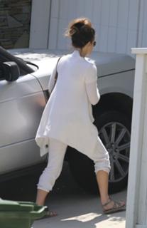 Kate Beckinsale feet photo thumbnail
