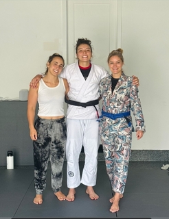 Justine Ezarik feet photo thumbnail