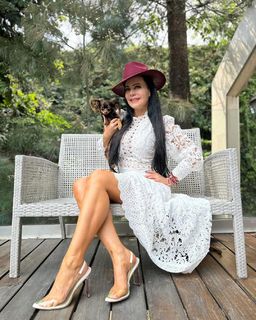 Maribel Guardia feet photo thumbnail