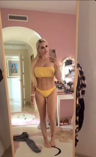 Daniela Katzenberger feet photo thumbnail