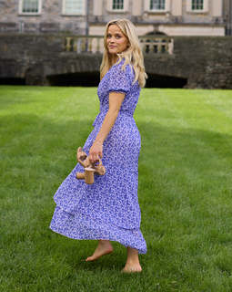 Reese Witherspoon feet photo thumbnail
