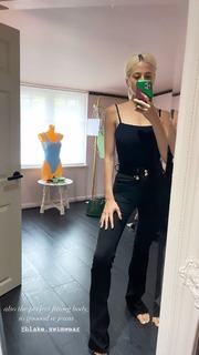 Pixie Lott feet photo thumbnail