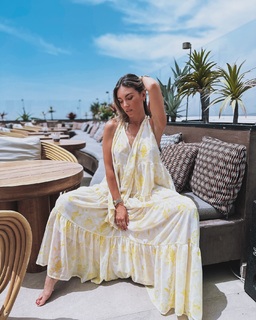 Athina Oikonomakou feet photo thumbnail