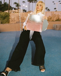 Camila Cabello feet photo thumbnail
