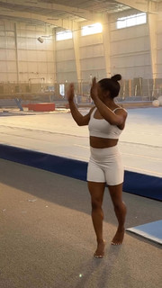 Simone Biles feet photo thumbnail