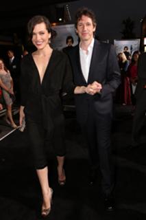 Milla Jovovich feet photo thumbnail