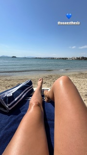 Athina Oikonomakou feet photo thumbnail