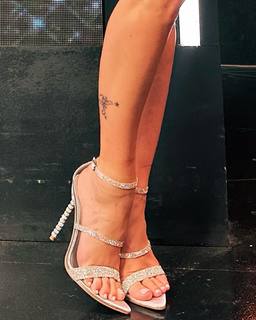 Nicole Neumann feet photo thumbnail
