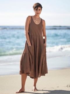 Taylor Hill feet photo thumbnail
