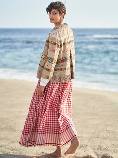 Taylor Hill feet photo thumbnail