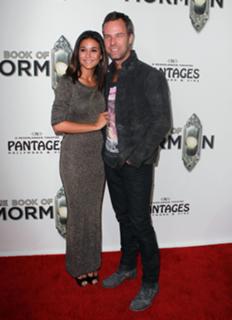 Emmanuelle Chriqui feet photo thumbnail