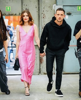 Kate Mara feet photo thumbnail