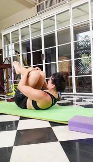 Kareena Kapoor feet photo thumbnail