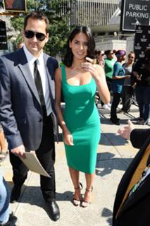 Olivia Munn feet photo thumbnail