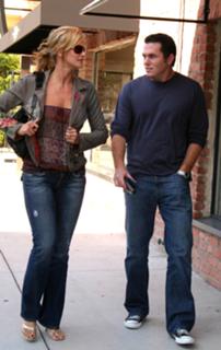 Natasha Henstridge feet photo thumbnail