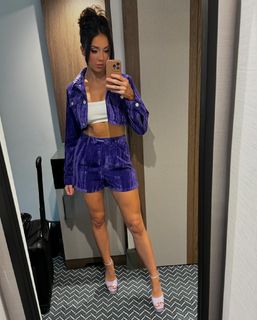Chelsea Green feet photo thumbnail