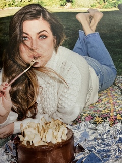 Tiffani Thiessen feet photo thumbnail