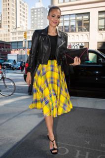 Jessica Alba feet photo thumbnail