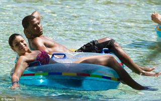 Jordin Sparks feet photo thumbnail