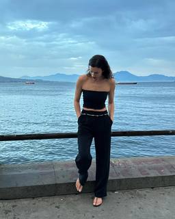 Irina Shayk feet photo thumbnail