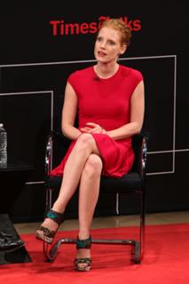 Jessica Chastain feet photo thumbnail