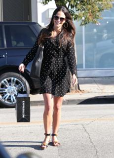 Jordana Brewster feet photo thumbnail