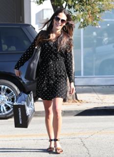 Jordana Brewster feet photo thumbnail