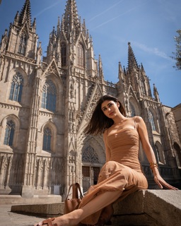 Mouni Roy feet photo thumbnail