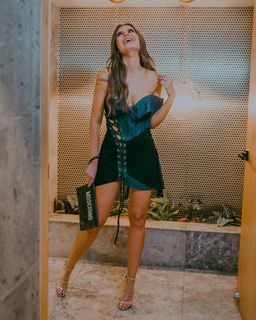 Vanessa Claudio feet photo thumbnail