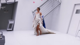 Taylor Swift feet photo thumbnail