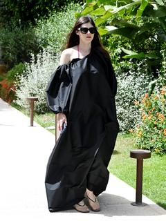 Alexandra Daddario feet photo thumbnail