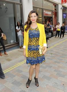 Kelly Brook feet photo thumbnail