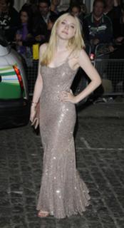 Dakota Fanning feet photo thumbnail